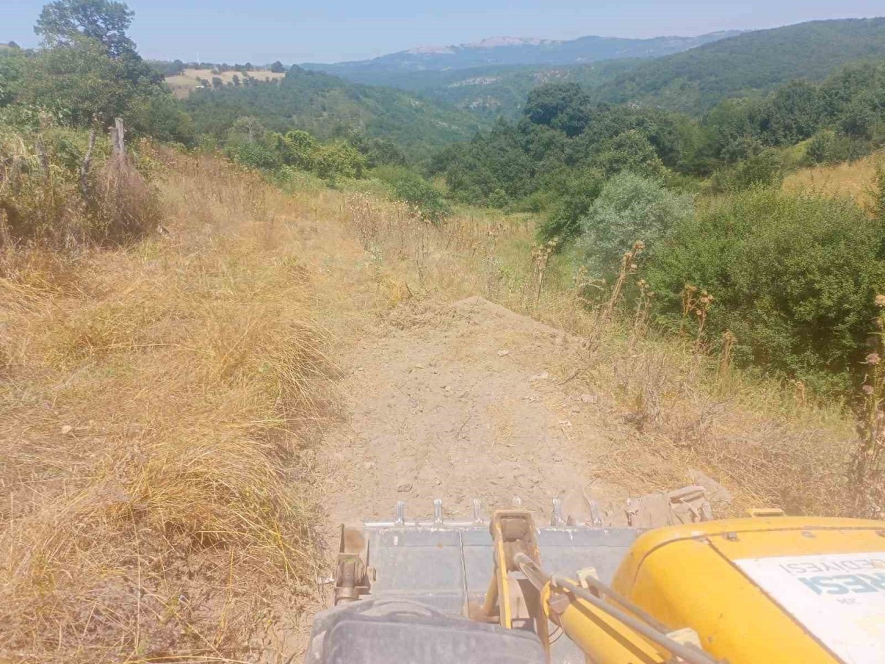 Karesi Belediyesi tarla yollarını açıyor