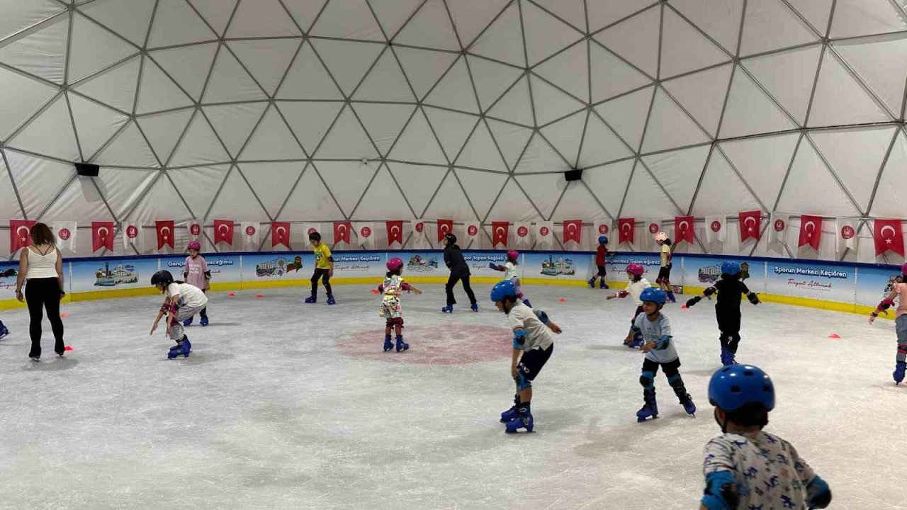 Keçiören’de çocuklar buz pateniyle serinledi