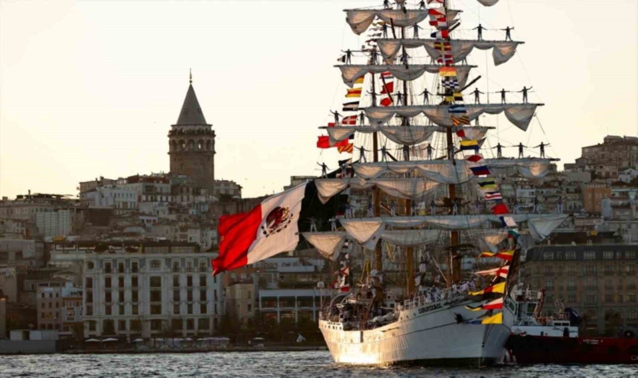 B-KidZanian üyeleri, Meksika donanma gemisini ziyaret etti