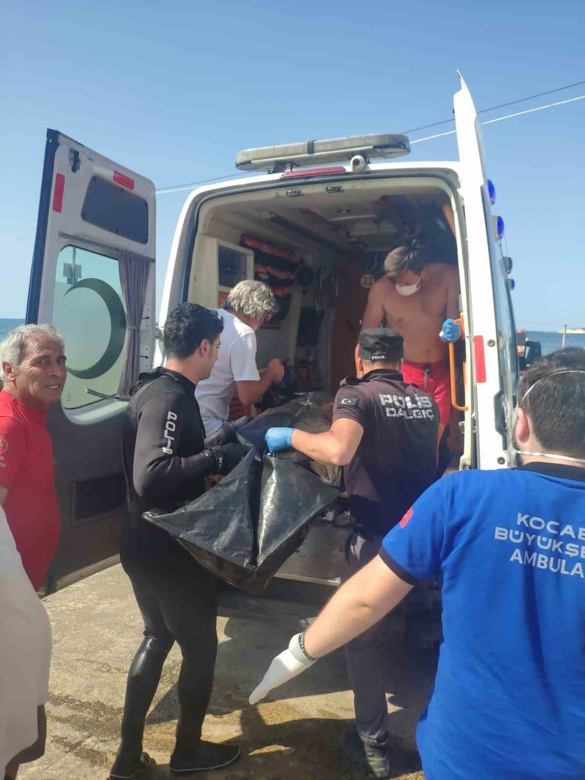 Denizde kaybolan gencin cansız bedeni 3 gün sonra bulundu