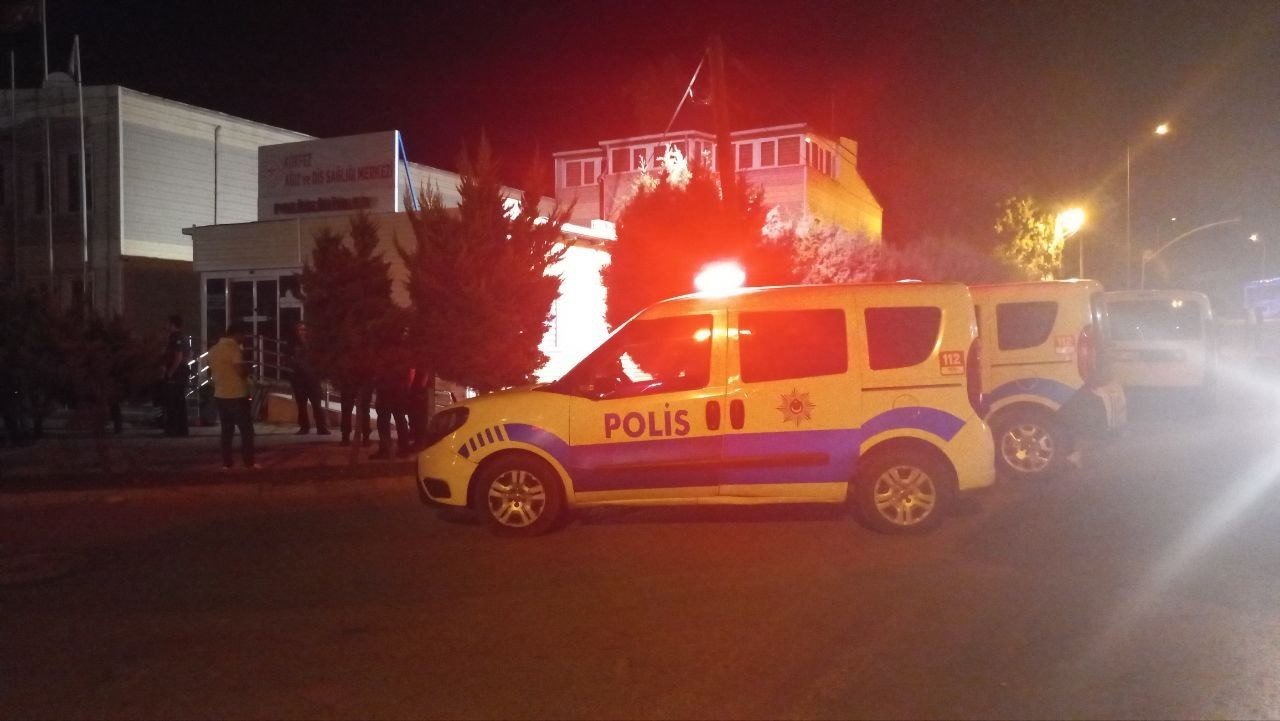 “Ne bakıyorsun?” diye tartıştıktan sonraki gece 2 arabayla gelip terör estirdiler