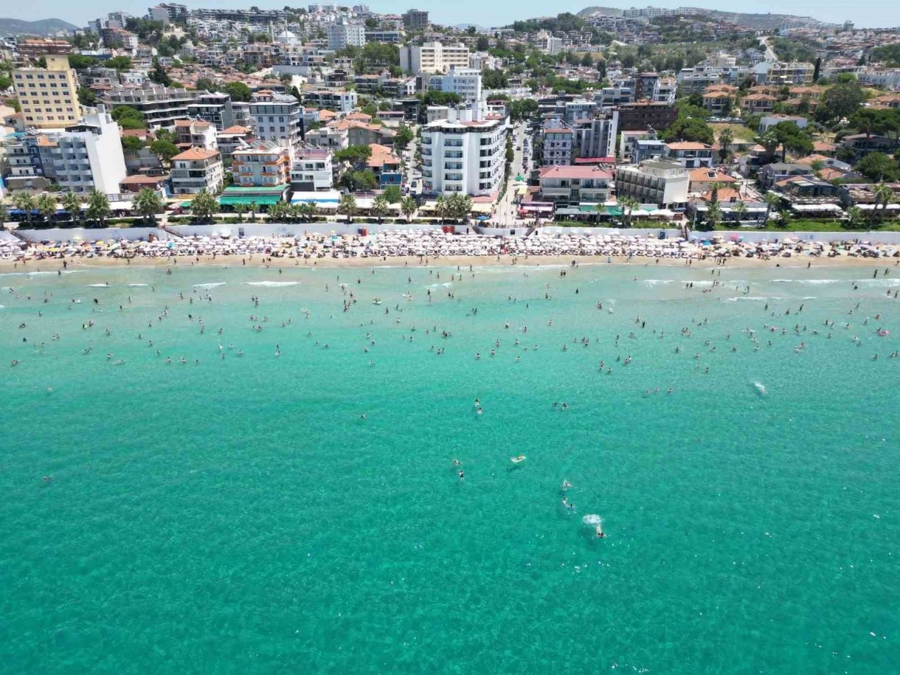 Kuşadası’nın Mavi Bayraklı plajlarına tam not