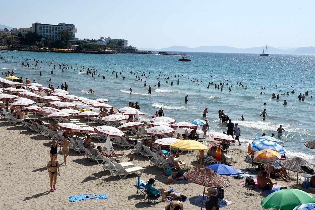Kuşadası’nın Mavi Bayraklı plajlarına tam not