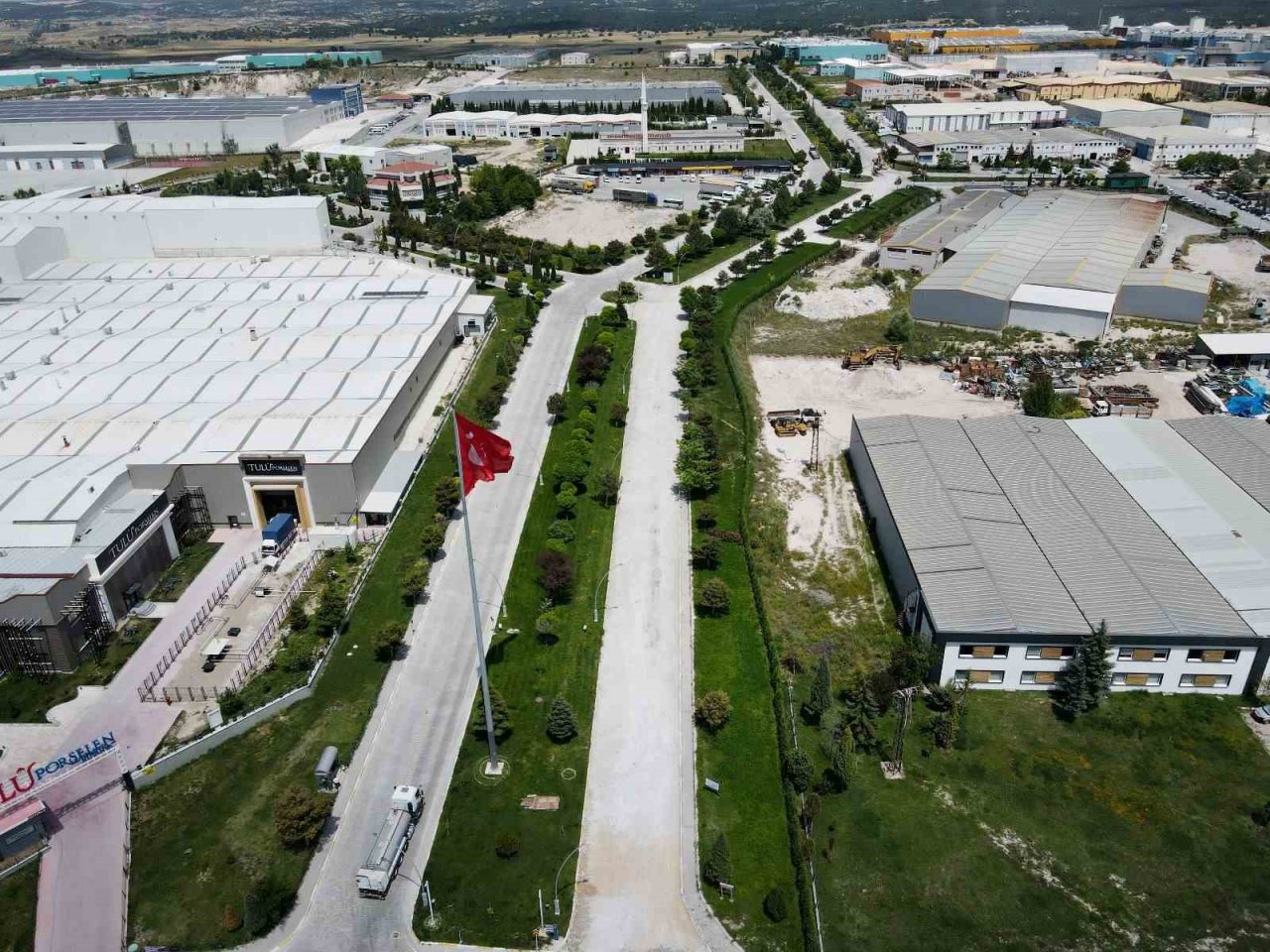 Kütahya OSB’den sıcak asfalt çalışmaları