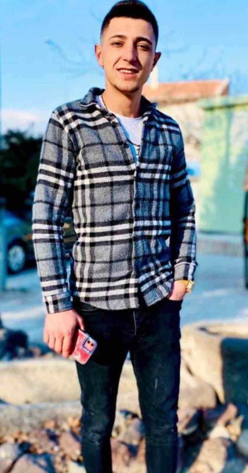 50 dakikalık kalp masajının ardından hayata döndürülen genç vefat etti