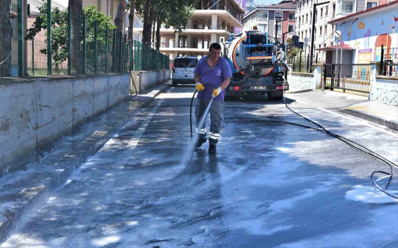 Başkan Tören: “Ekiplerimiz ‘temiz şehir’ için sürekli olarak sahada”