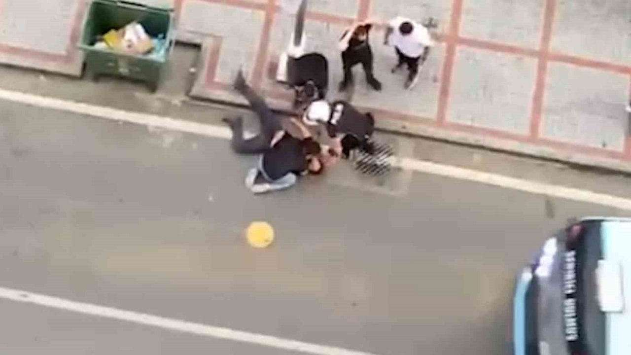 Rize’de bir kişiyi bıçaklayarak öldüren ve iki kişiyi yaralayan şahıs adliyeye sevk edildi