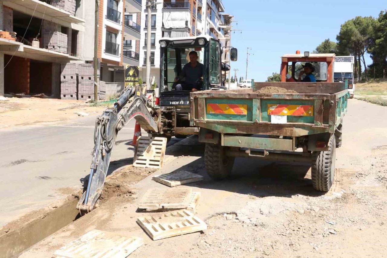 MASKİ’den Salihli’de ızgara temizliği