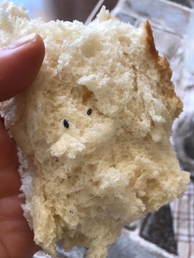 Aldığı ekmekten fare pisliği çıktı, fırın hakkında jet işlem yapıldı