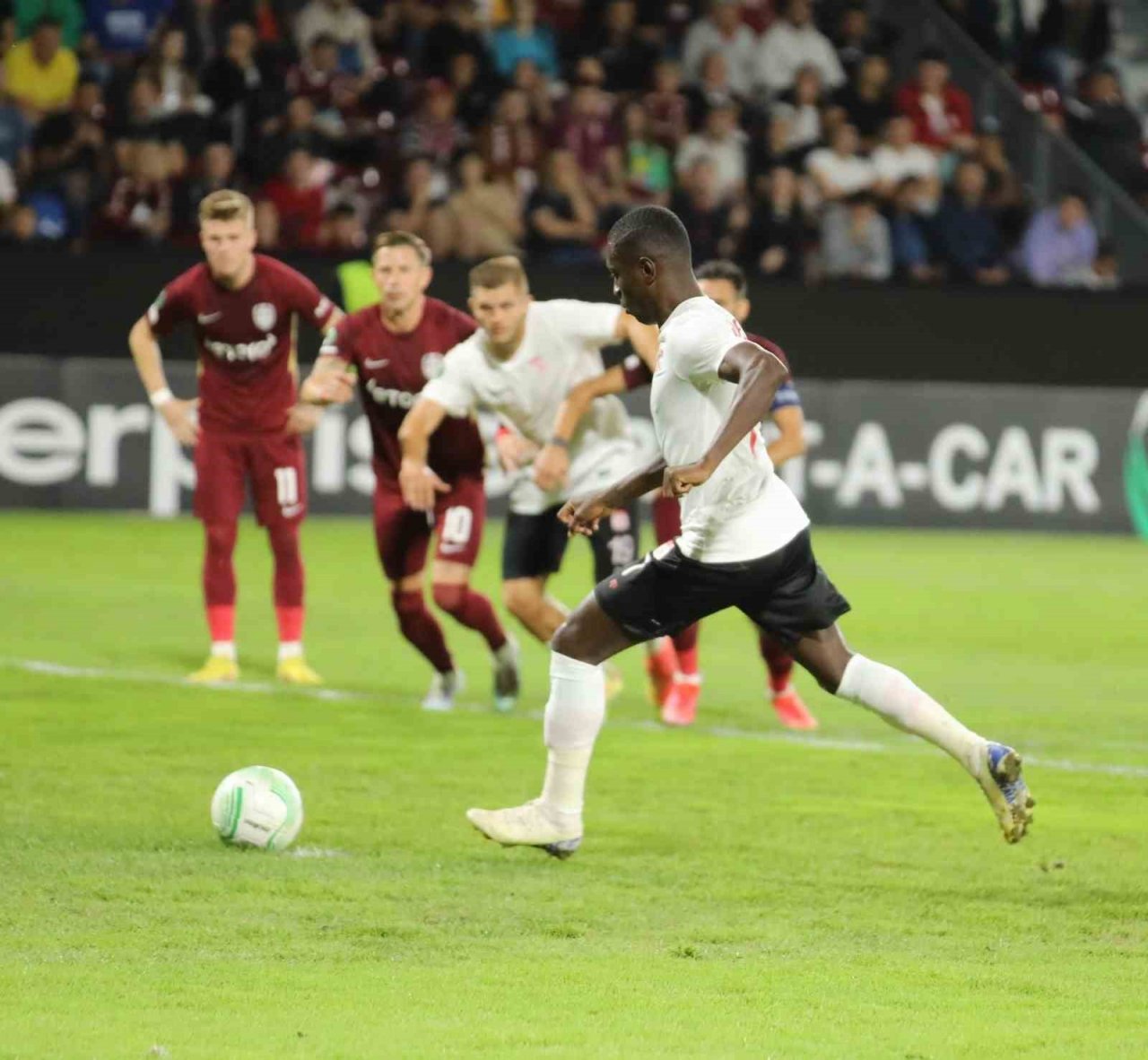 Sivasspor Max Gradel’e teşekkür etti