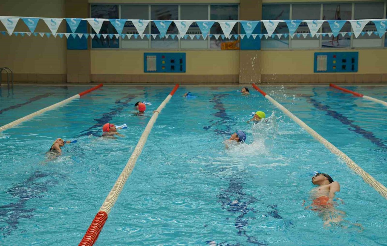 Yüzmenin keyfini Tepebaşı’nda yaşıyorlar