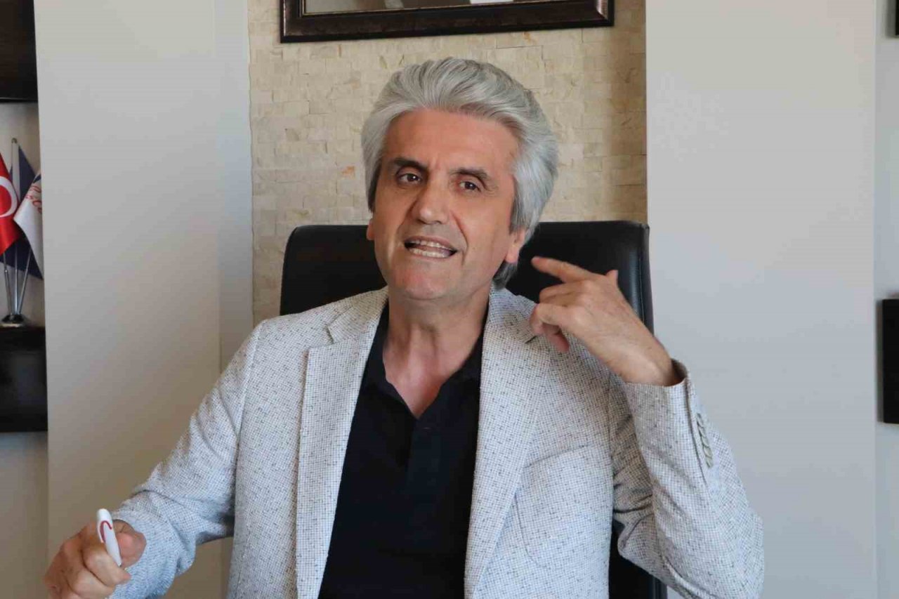 Ünlü estetikçi uyardı: “Kepçe kulak ameliyatının ilkokul döneminde yapılması ideal”