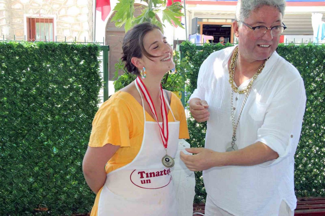 Yabancı öğrenciler Türk kahvesi ve limonata yapımı yarışmasına katıldı