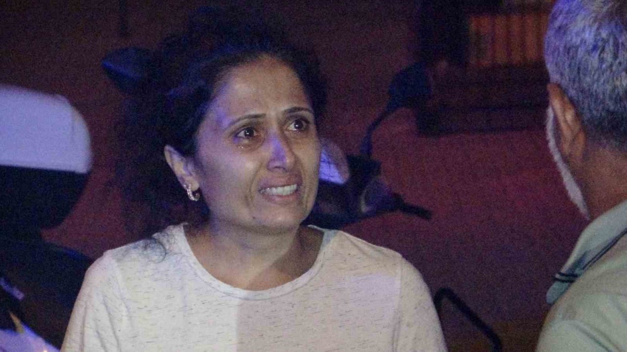 Kaldırımda yürürken silahlı saldırıya uğrayıp yaralandı, kanlar içerisinde yatarken sigara içti