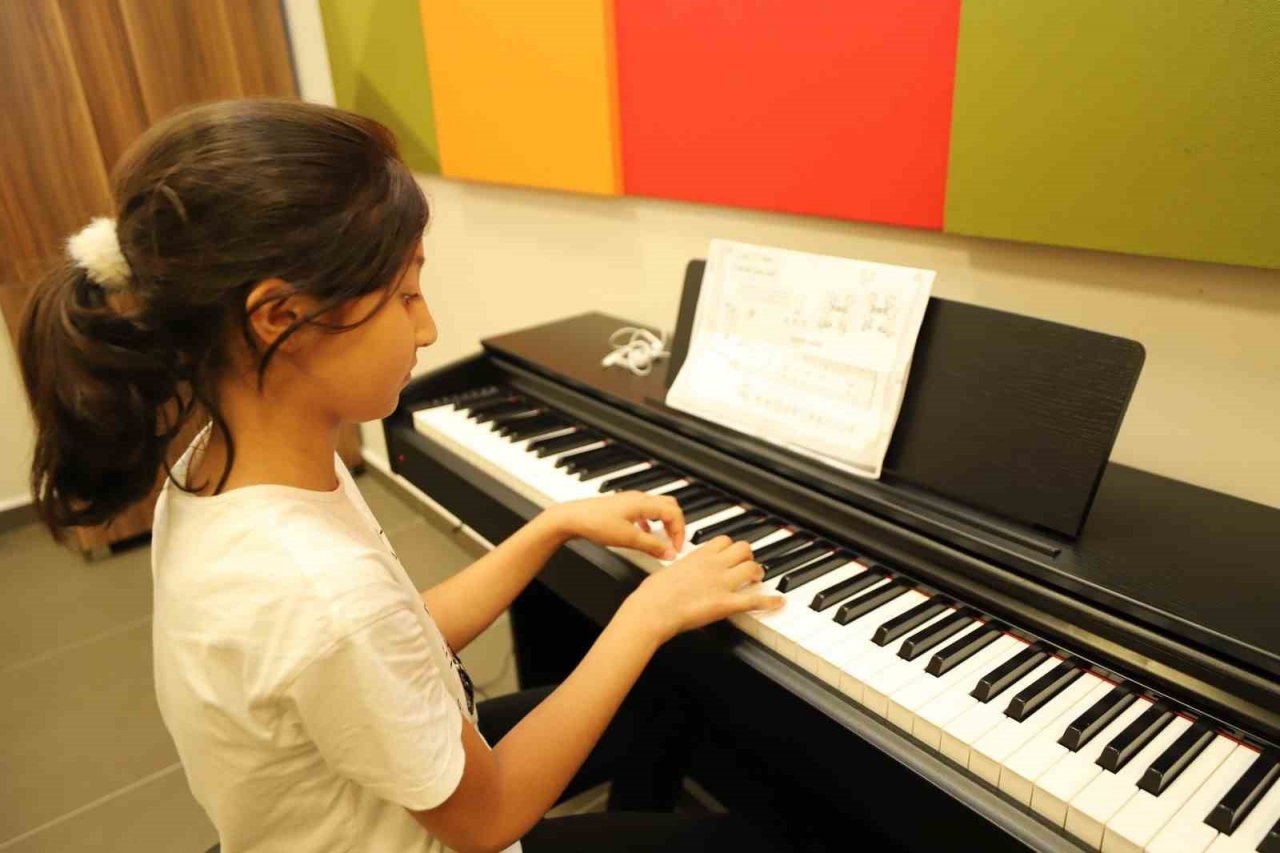 Yeni piyanistler Şehitkamil’de yetişiyor