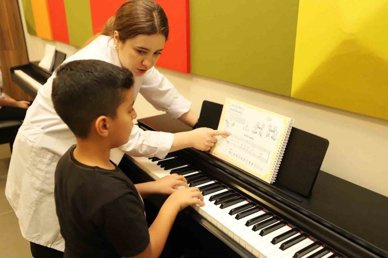 Yeni piyanistler Şehitkamil’de yetişiyor