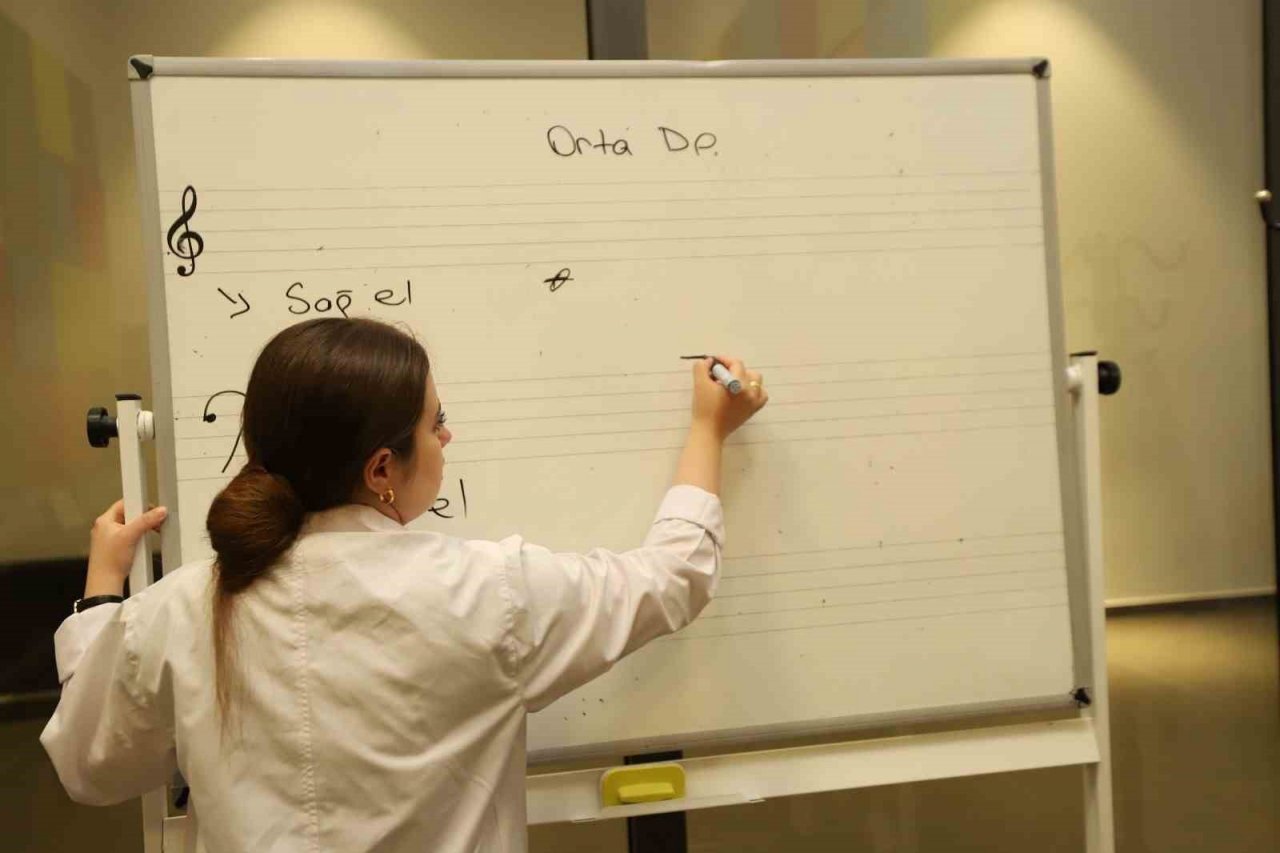 Yeni piyanistler Şehitkamil’de yetişiyor