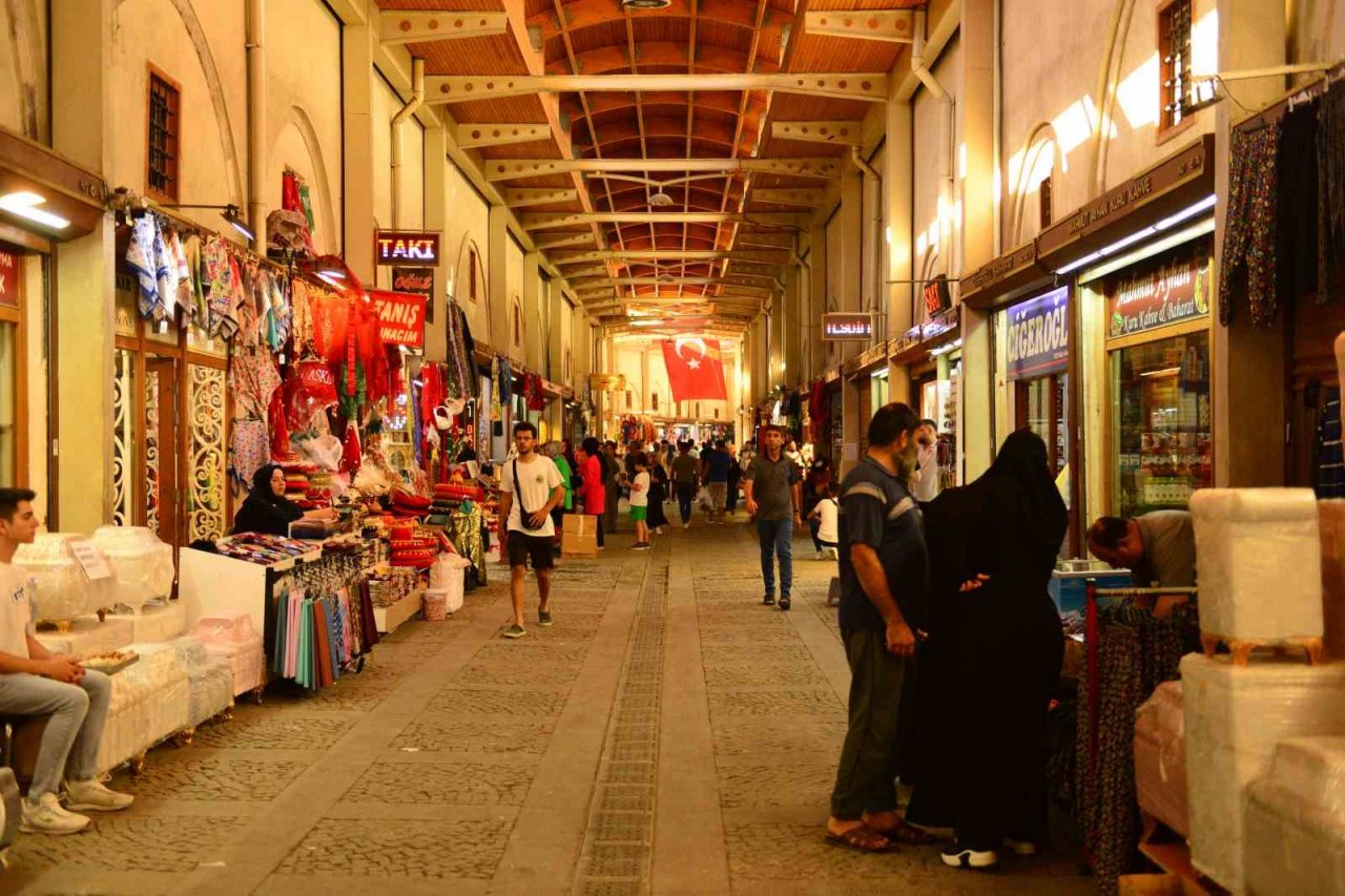 523 yıllık tarihi çarşıda ekonomi küllerinden doğdu