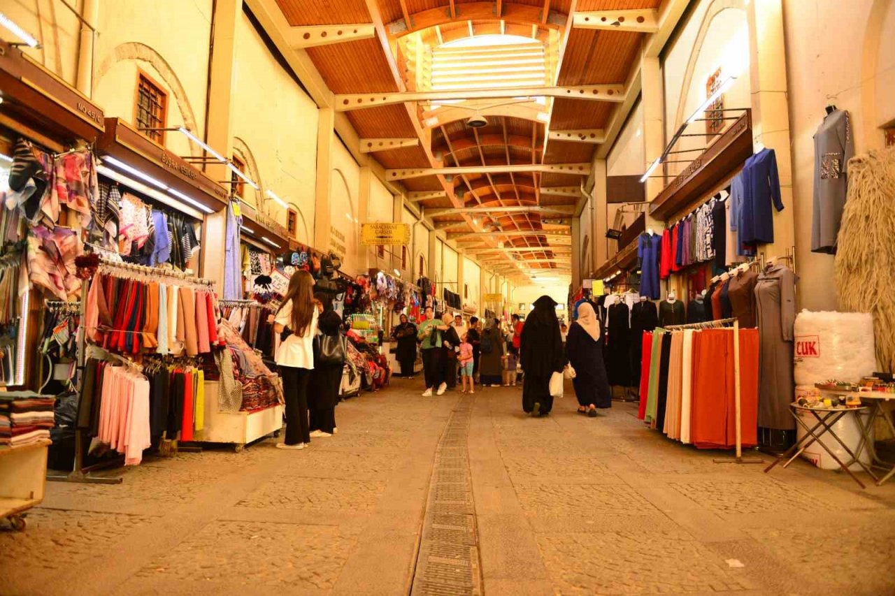 523 yıllık tarihi çarşıda ekonomi küllerinden doğdu