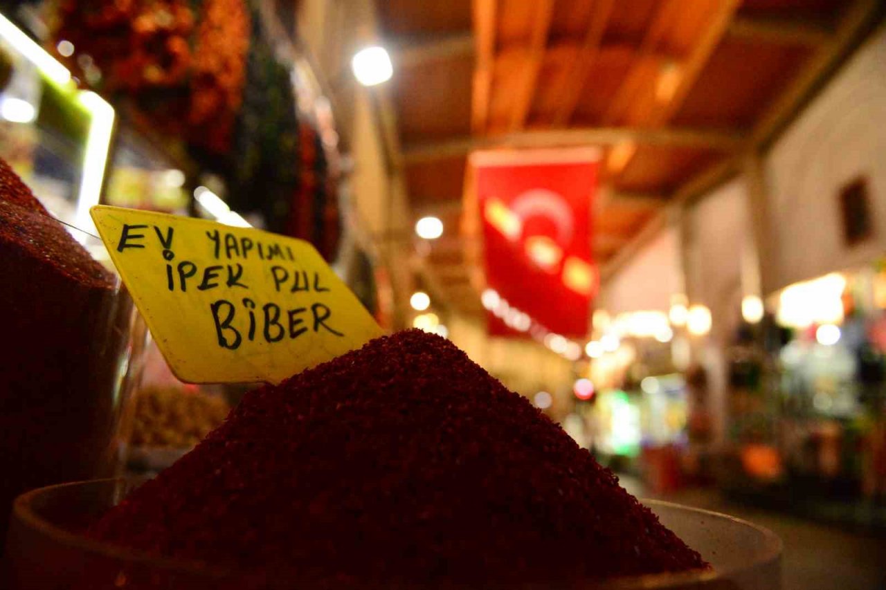 523 yıllık tarihi çarşıda ekonomi küllerinden doğdu