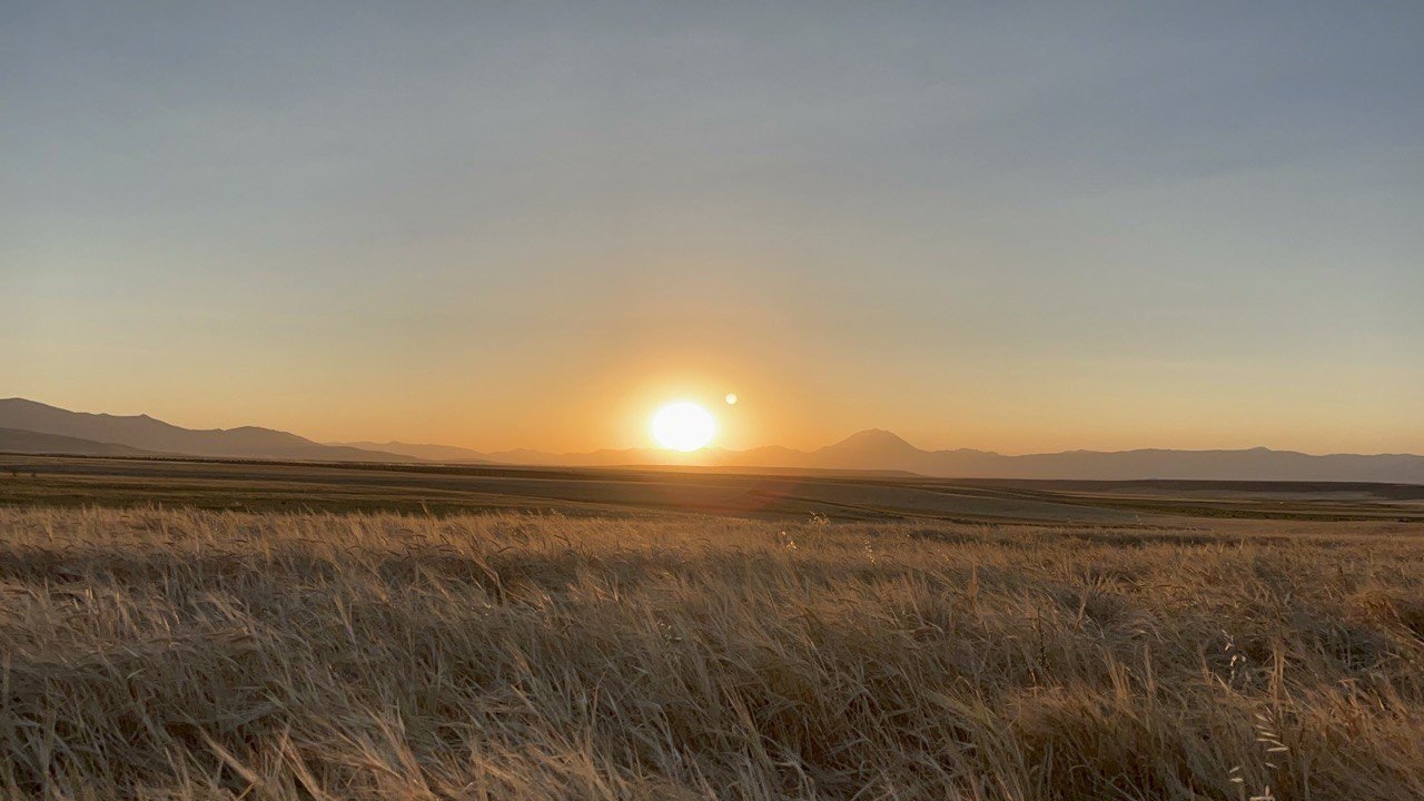 Ağrı’da gün batımı göz kamaştırdı