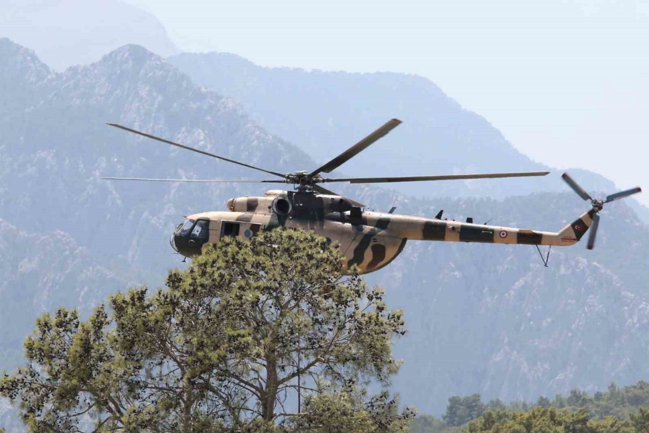 Kemer yangınının 3’üncü günde etrafı çevrildi