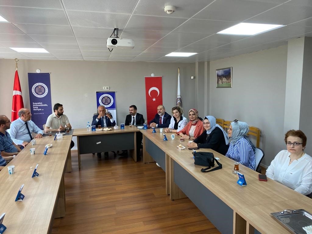 Rektör Çomaklı, Hınıs Meslek Yüksekokulunu ziyaret etti