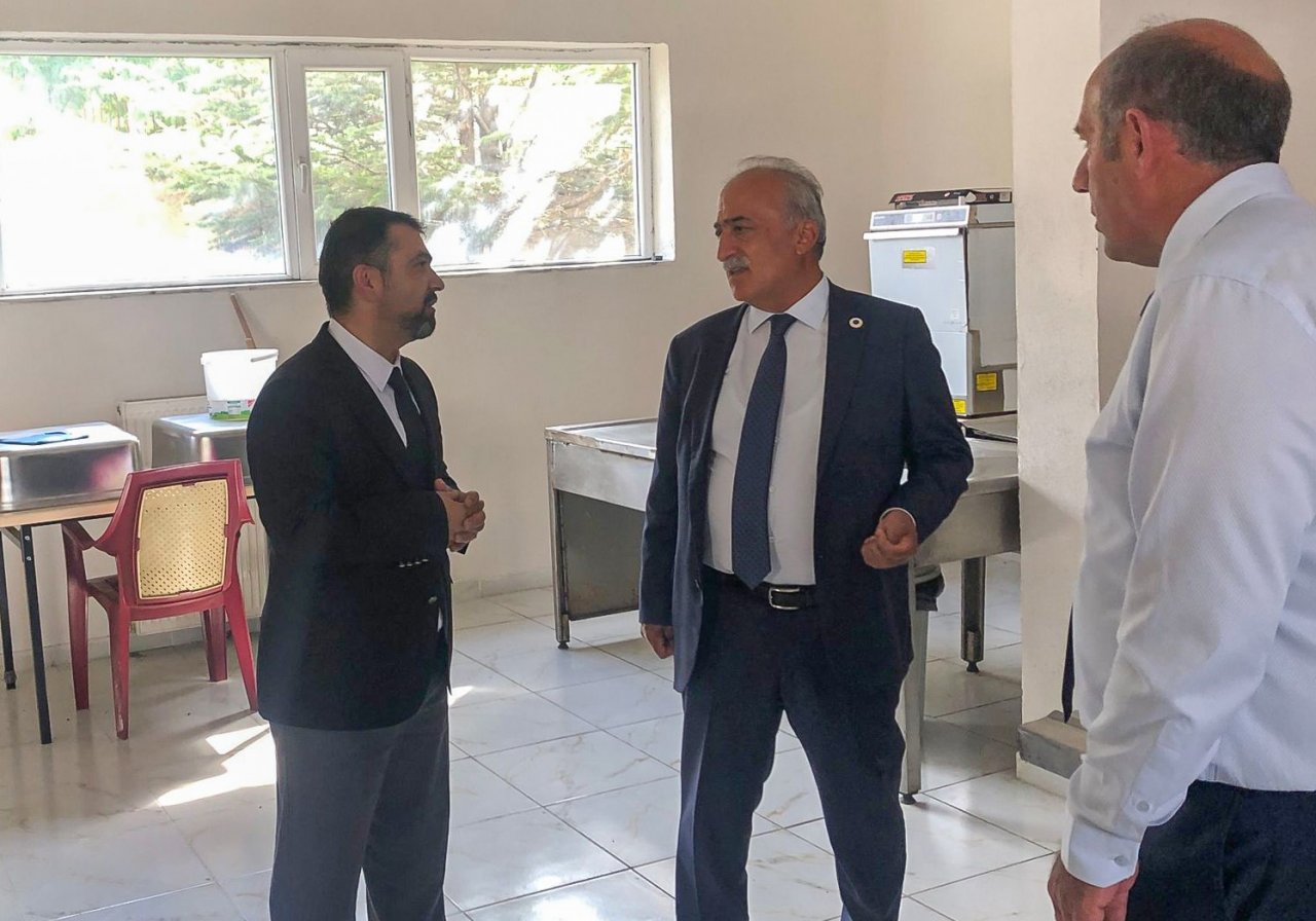 Rektör Çomaklı, Hınıs Meslek Yüksekokulunu ziyaret etti