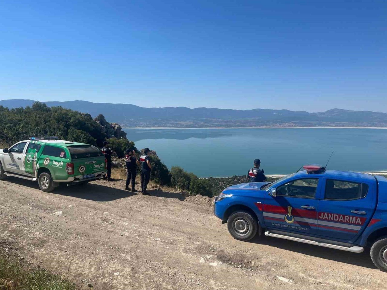 Burdur’da jandarma ekipleri yangınlara karşı ormanlarda devriye atıyor