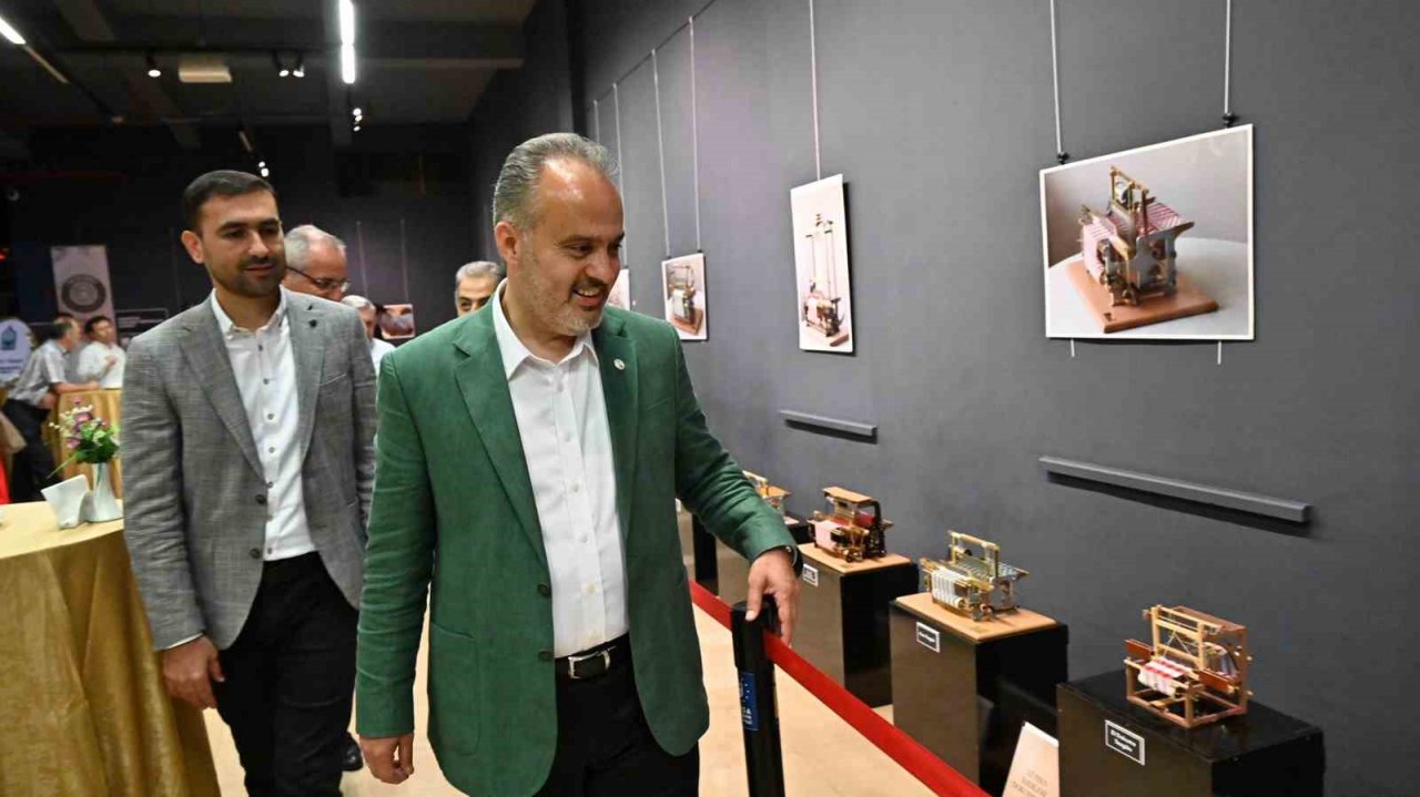 Dünyanın en küçük dokuma tezgahları Bursa’da
