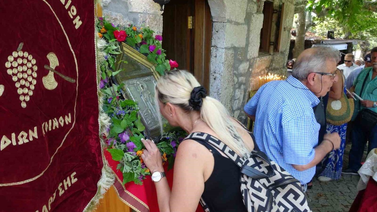 Bozcaada’da Aya Paraskevi Günü ayini