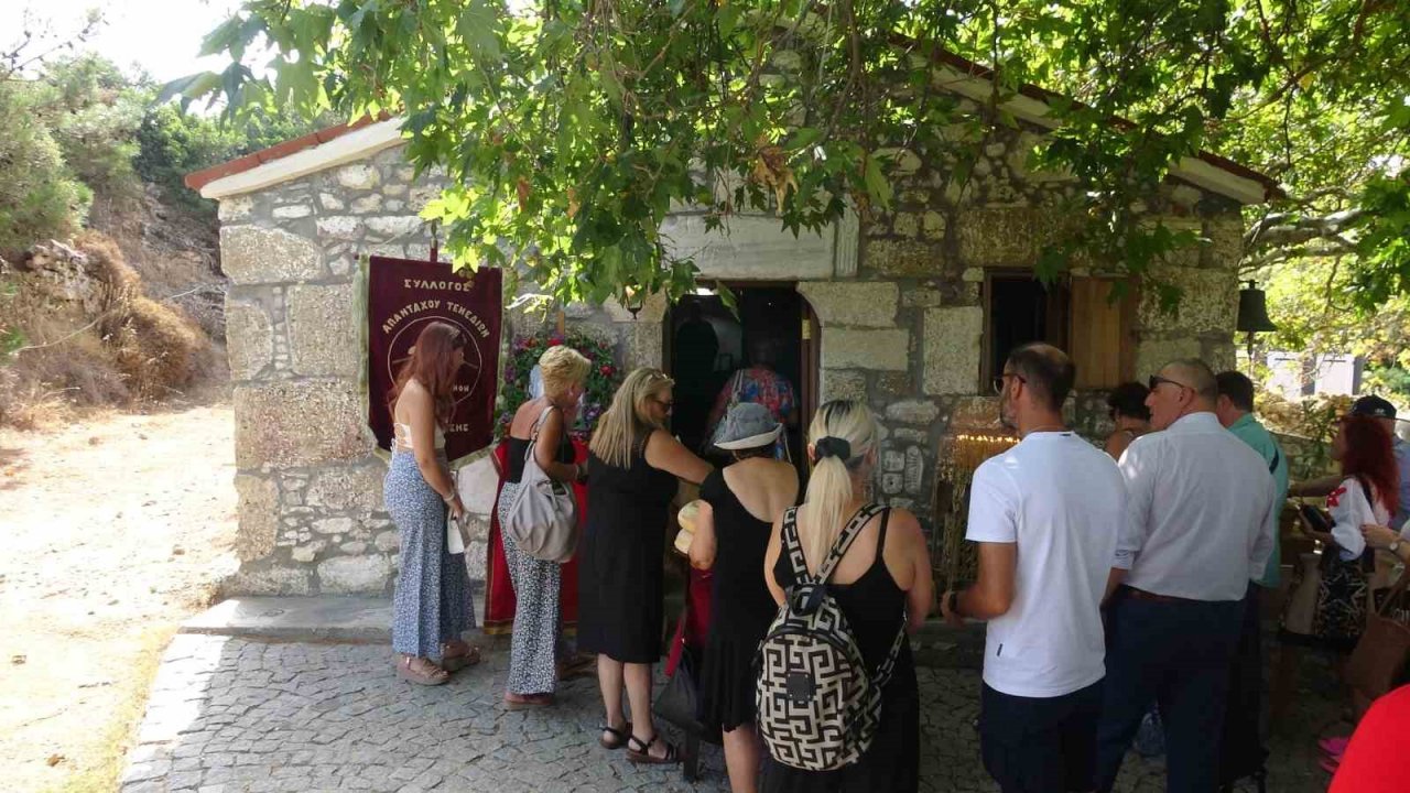 Bozcaada’da Aya Paraskevi Günü ayini