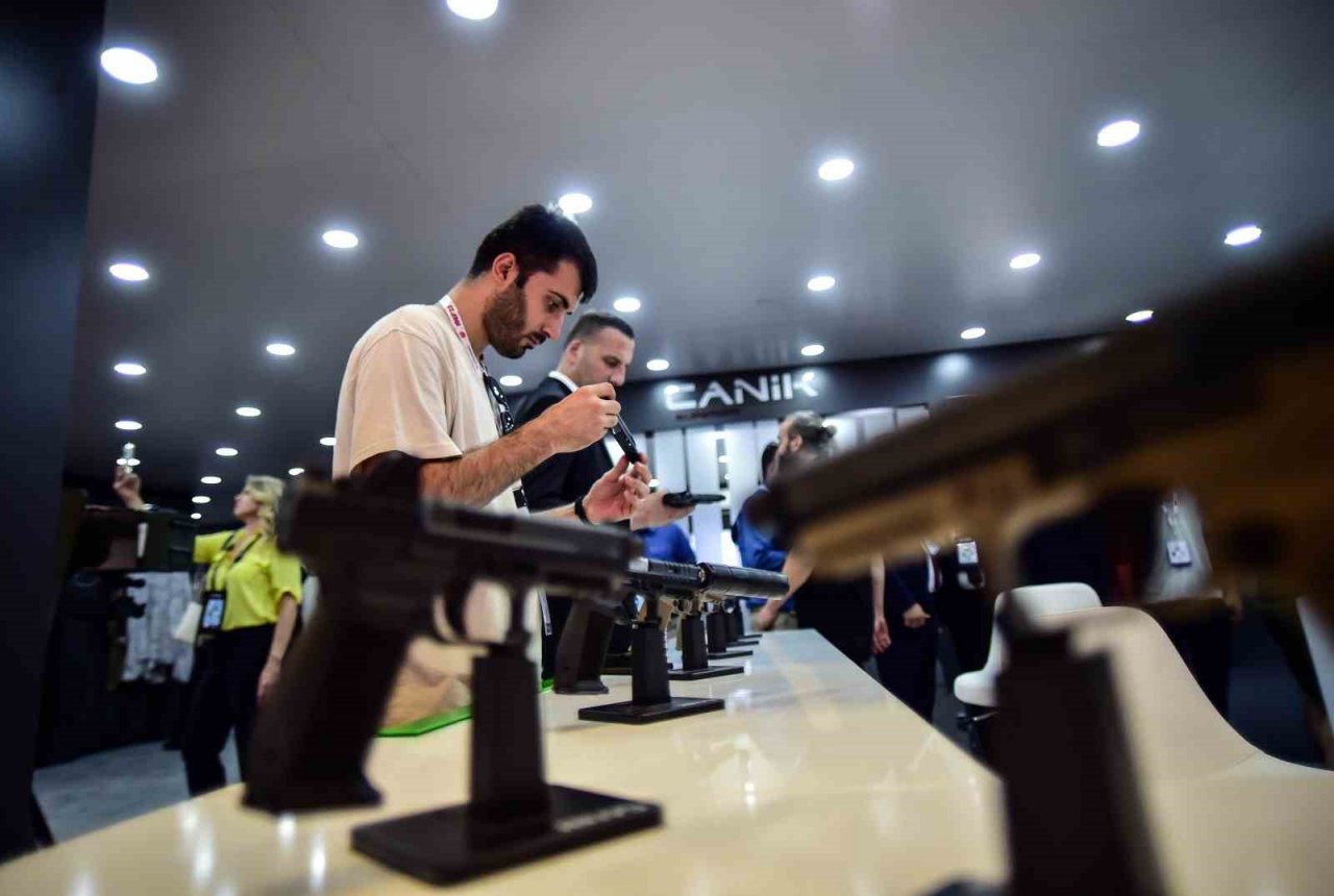 Canik yeni teknoloji ürünlerini IDEF’te görücüye çıkardı