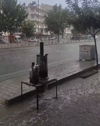 Kovancılar’da sağanak ve dolu etkili oldu