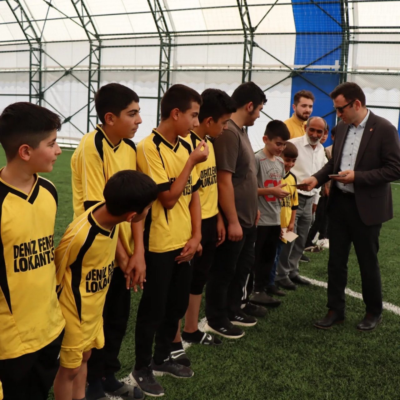 Kuran kursu öğrencileri halı sahada ter döktü