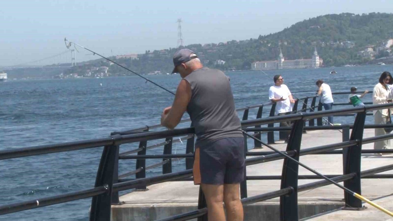 İstanbul’da sıcaklık arttı, vatandaşlar soluğu sahillerde aldı