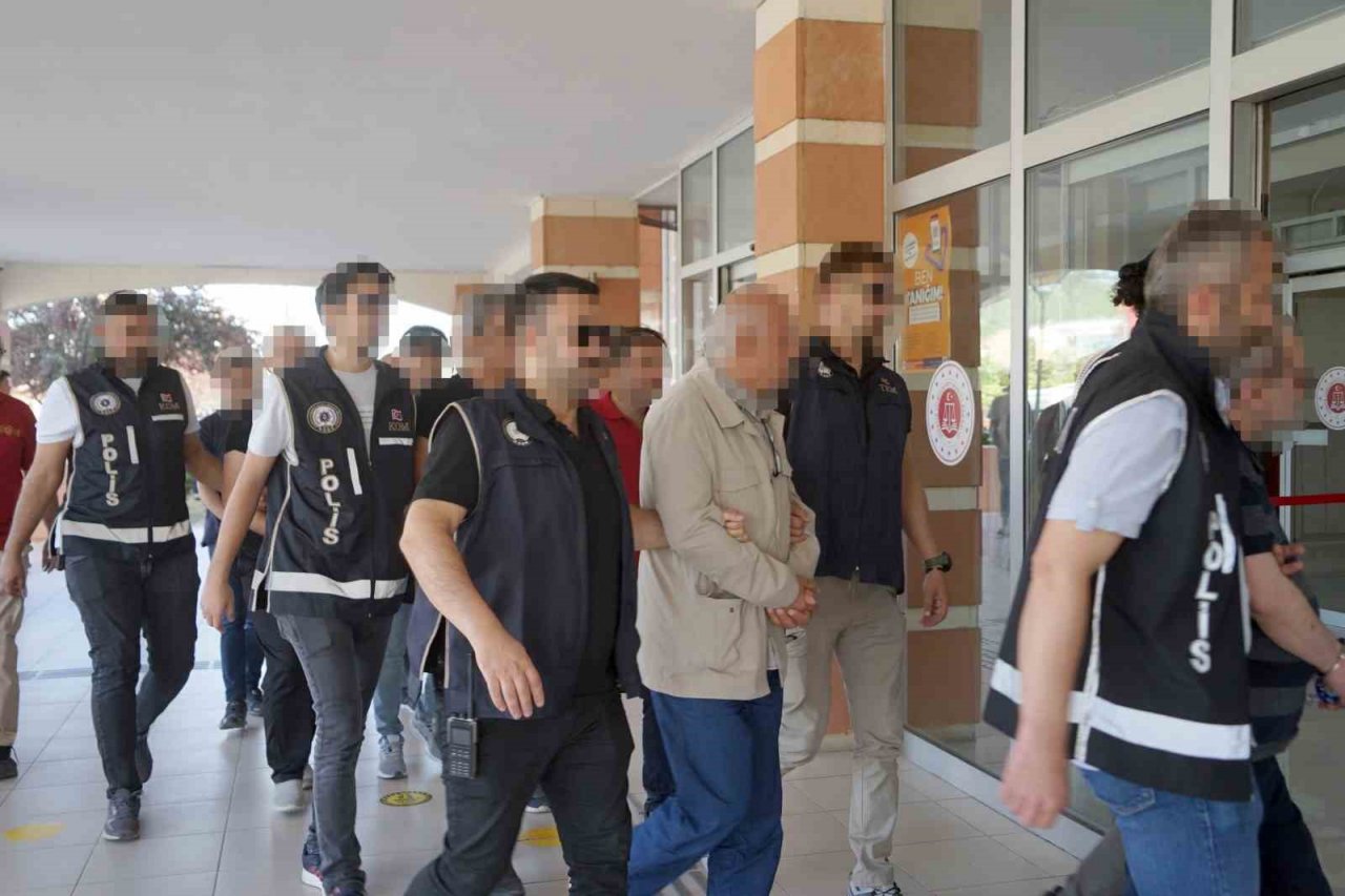 4 yıl önce 110 vatandaşı, 3 milyon TL dolandıran 5 şüpheli tutuklandı