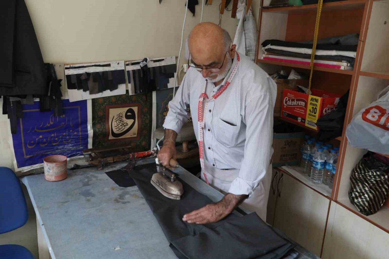Kavak’ta terzi mesleğinin son temsilcisi
