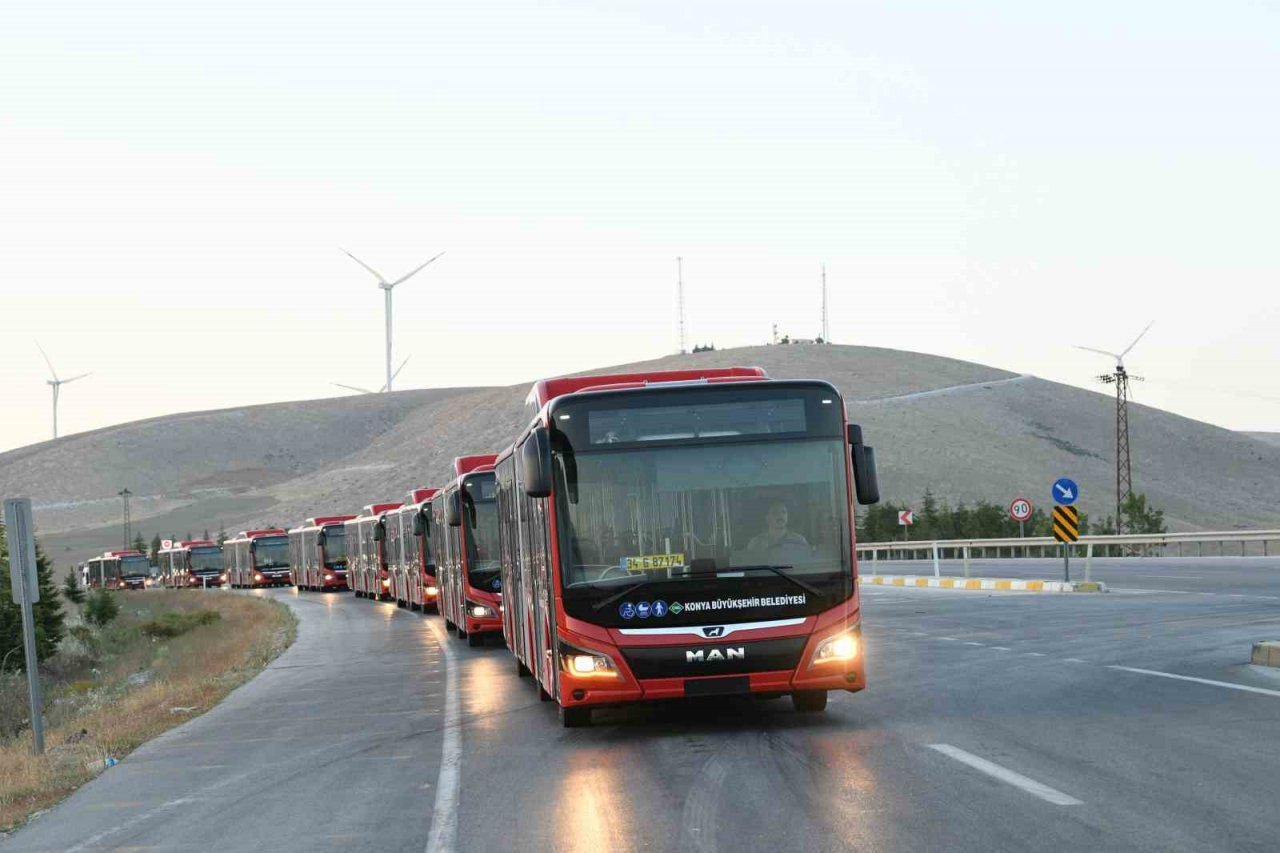 Başkan Altay: "Alımını yaptığımız 50 doğal gazlı ve hibrit otobüsün 8’i daha şehrimize geldi"