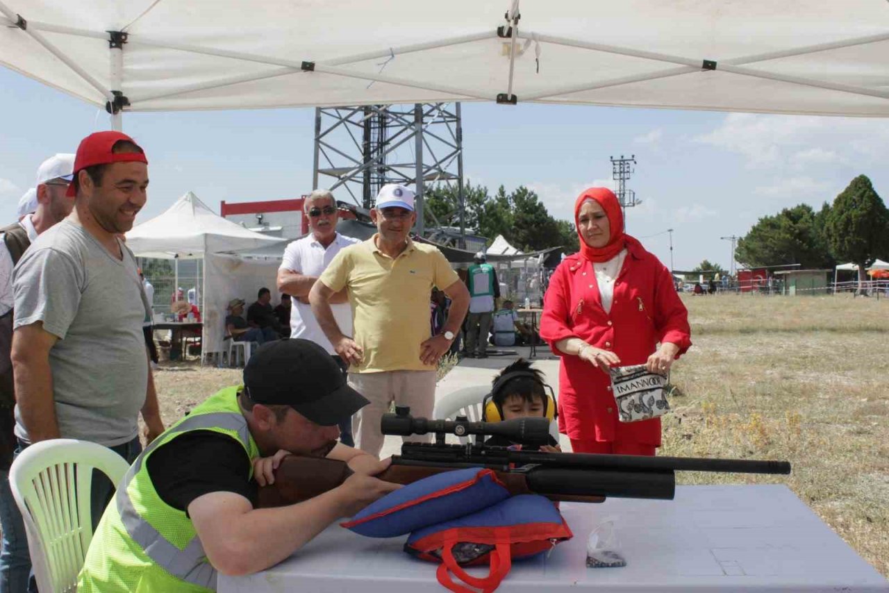 Kütahya’da atış yarışmaları düzenlendi
