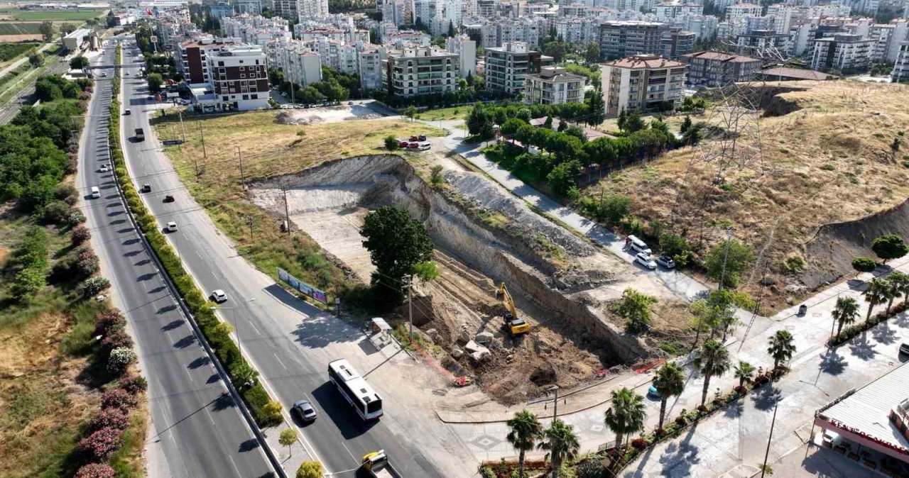 Menemen’e dev kütüphane