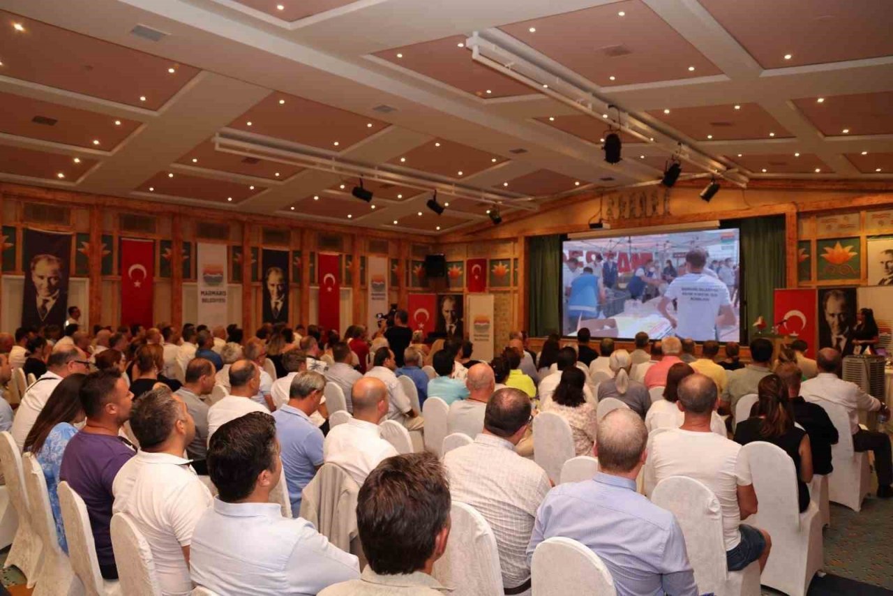 Marmaris Belediye Başkanı Oktay, yapılmış ve yapılacak olan projeleri tanıttı