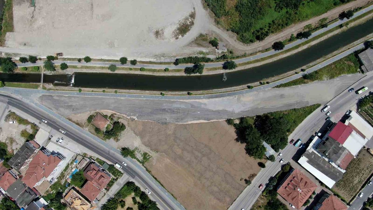 Sakarya Büyükşehir Serdivan ulaşımını rahatlatıyor