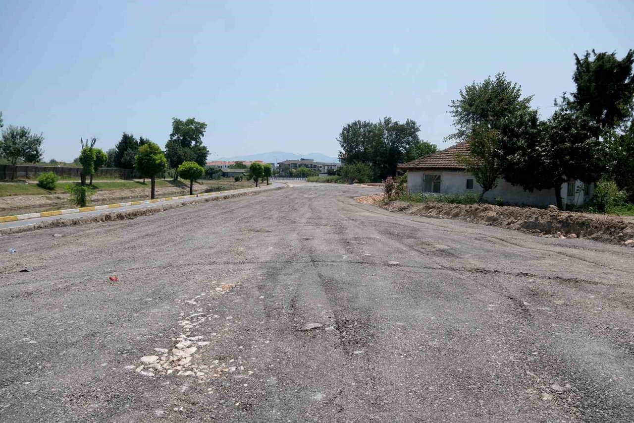 Sakarya Büyükşehir Serdivan ulaşımını rahatlatıyor