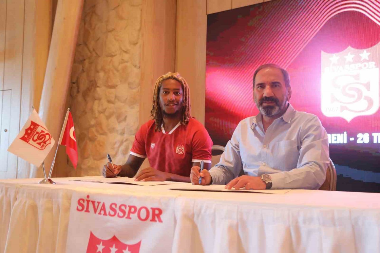 Sivasspor, Gerson Rodrigues’i renklerine bağladı