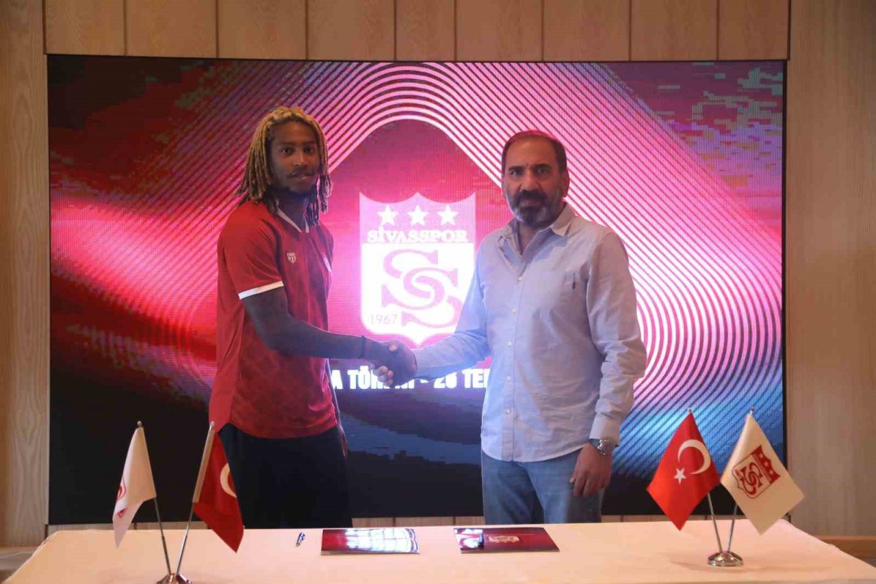 Sivasspor, Gerson Rodrigues’i renklerine bağladı