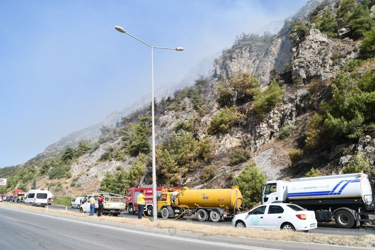 Söke’deki yangını söndürme çalışmaları devam ediyor