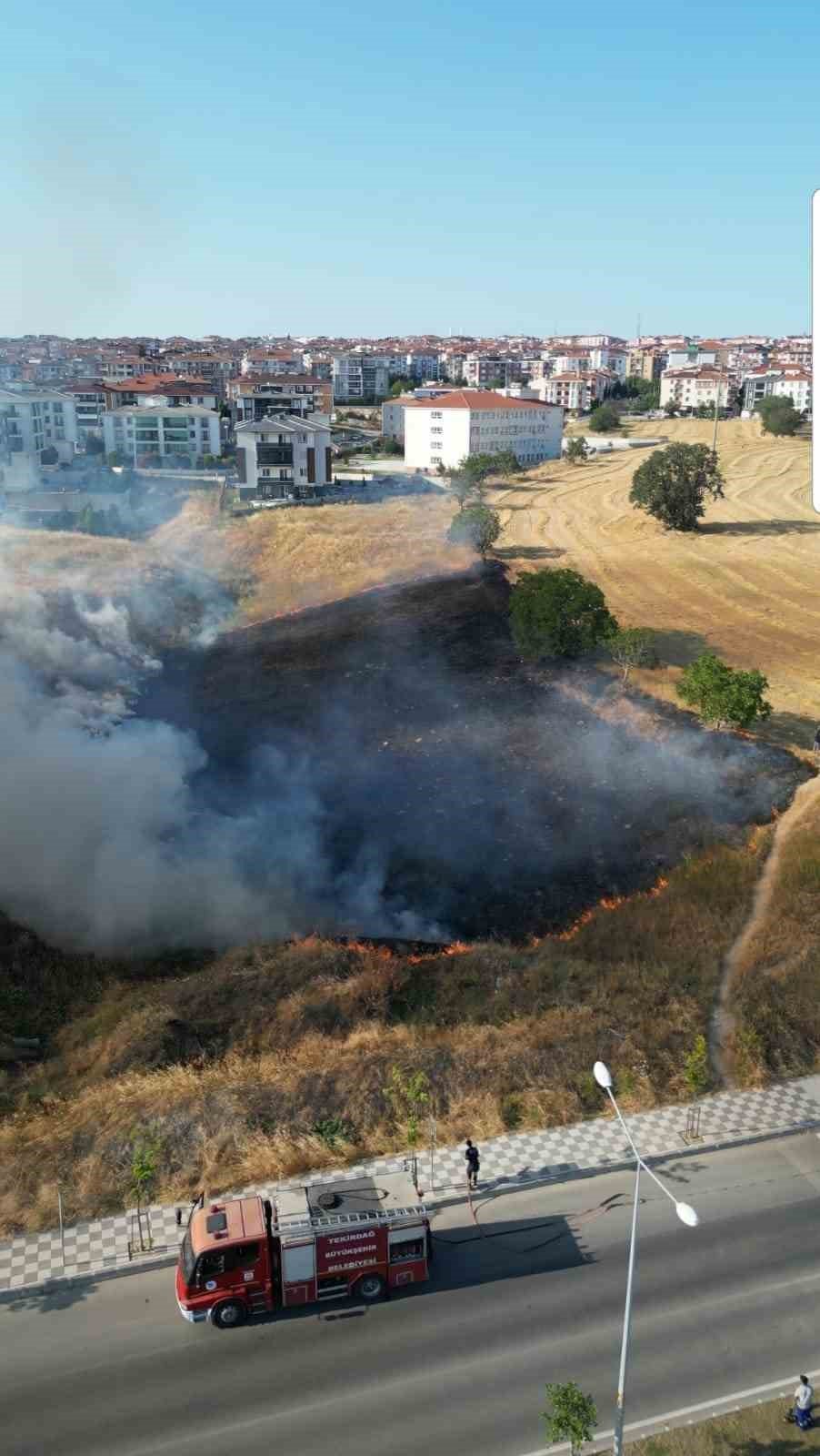 Çorlu’daki korkutan yangın havadan görüntülendi