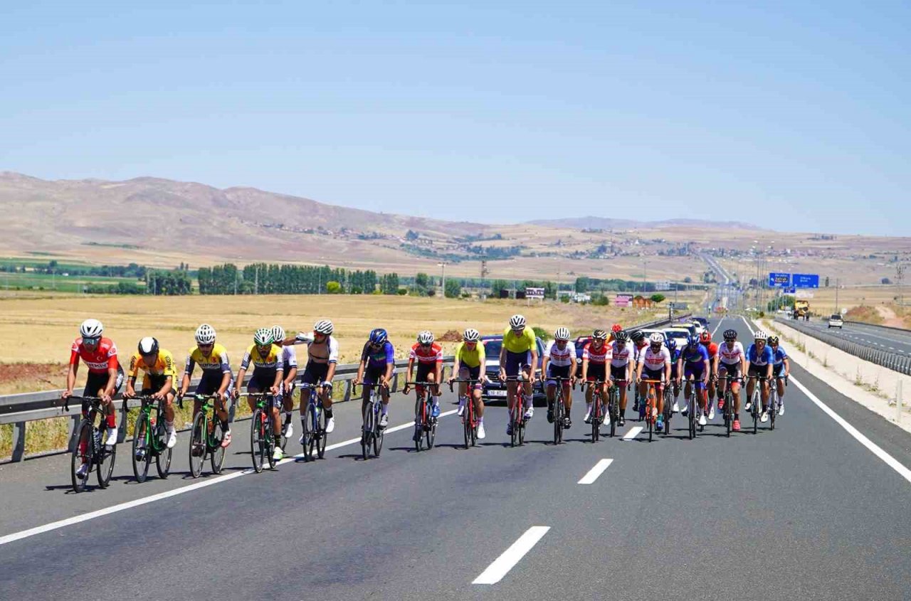 Erciyes Uluslararası Yol Bisiklet Yarışları Grand Prix Kültepe Etabı ile devam ediyor