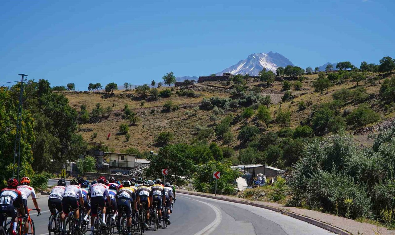 Erciyes Uluslararası Yol Bisiklet Yarışları Grand Prix Kültepe Etabı ile devam ediyor